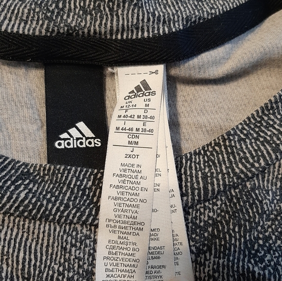 Adidas cute top - Picture 2 of 2